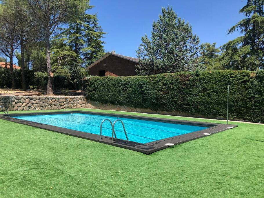 Villa Rana, Con Amplio Jardin, Barbacoa Y Piscina Valdemorillo Exterior photo